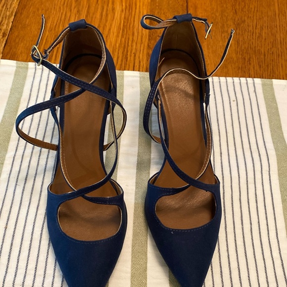 Navy size 10 heels - Picture 1 of 4